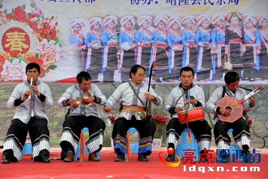 彝族小調(diào)演奏（陳亞林?jǐn)z影）.jpg