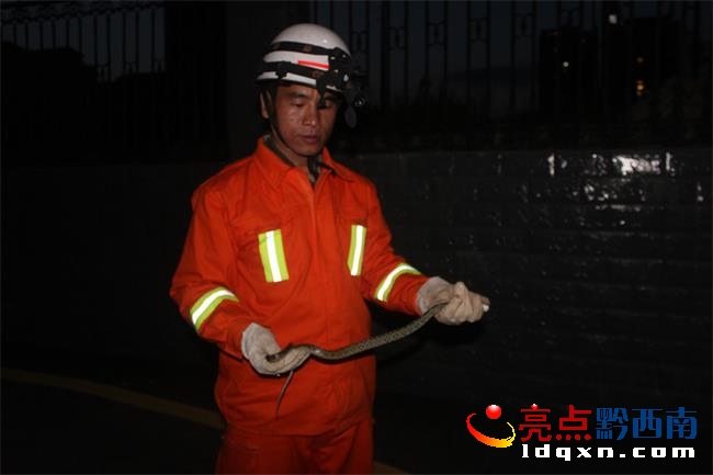圖為救援現(xiàn)場(chǎng)2.jpg