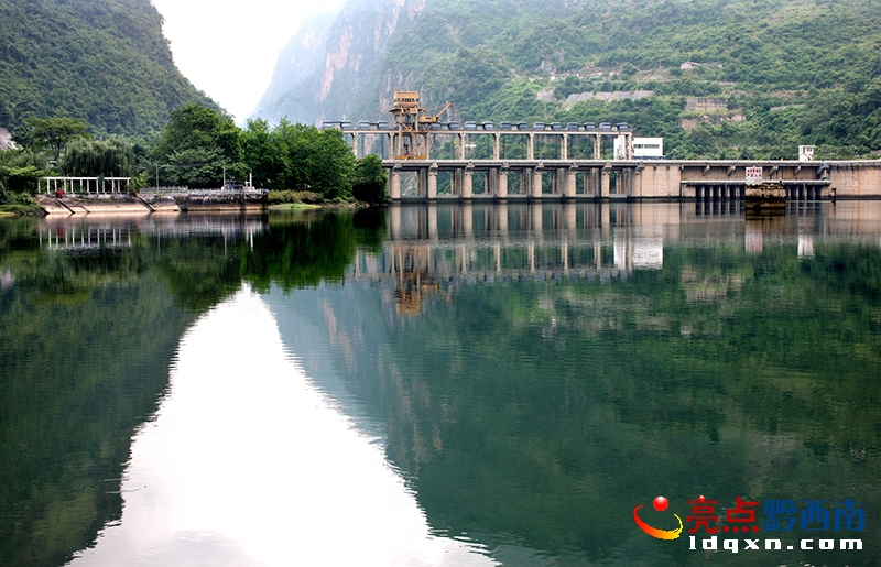 水庫(kù)大壩單景1.JPG